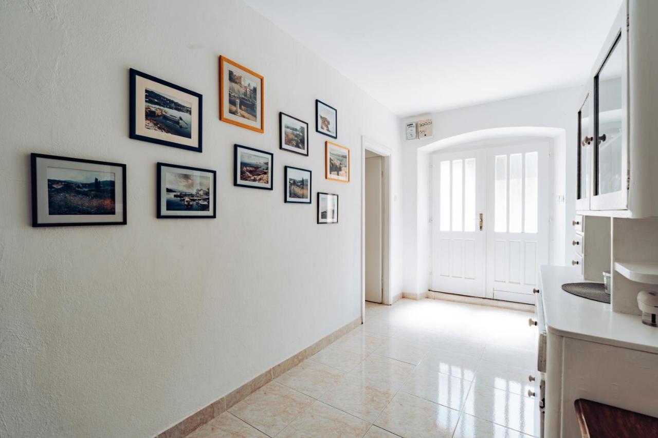 Guest House Sakarun Велі-Рат Екстер'єр фото