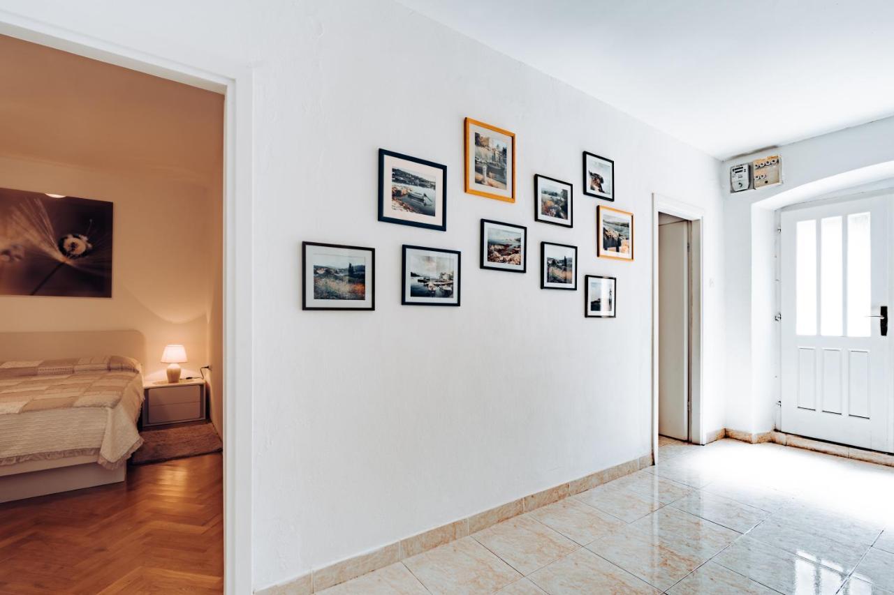 Guest House Sakarun Велі-Рат Екстер'єр фото