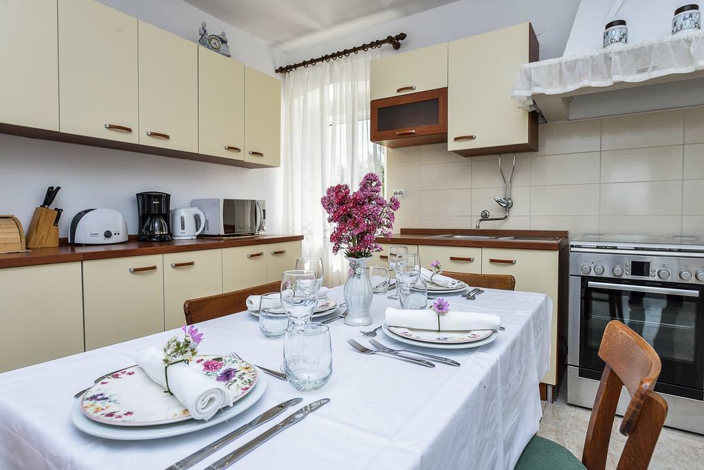 Guest House Sakarun Велі-Рат Екстер'єр фото